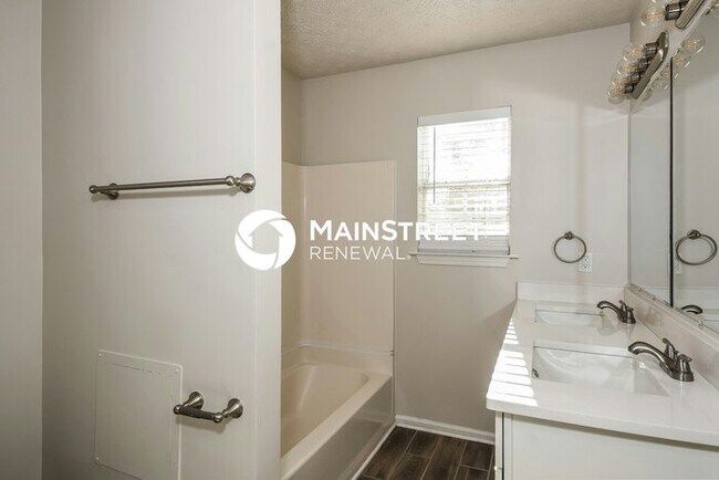 Building Photo - 3 Bedroom Pet-Friendly Home in SHARPSBURG,...