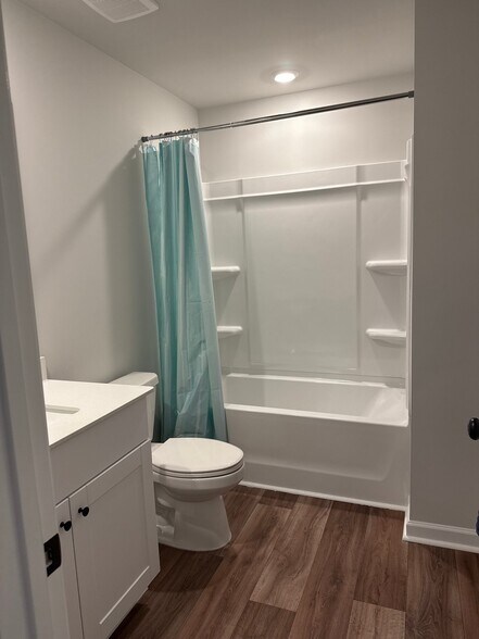 Building Photo - 6434 Swainson St SW