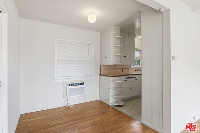 Building Photo - 11165 Sunshine Terrace