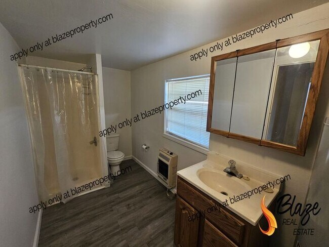Building Photo - Your Versatile Space Awaits! 1 Bed, 1 Bath...