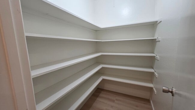 Building Photo - 1507 Brookvale Dr
