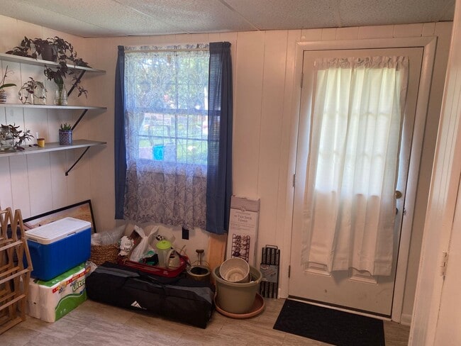 Building Photo - 3 Bedroom, 2 Bath Home in Manheim - Fenced...