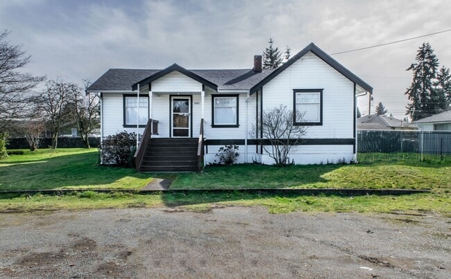 Primary Photo - Lovely 3bd Home W/ Fully Fenced Backyard &...