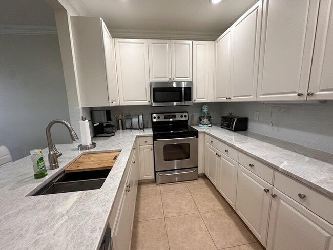 Primary Photo - 1460 Corbison Point Pl