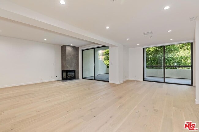 Building Photo - 2142 Century Park Ln