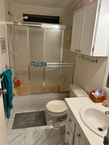 Guest Bathroom - 478 Tall Oak Rd