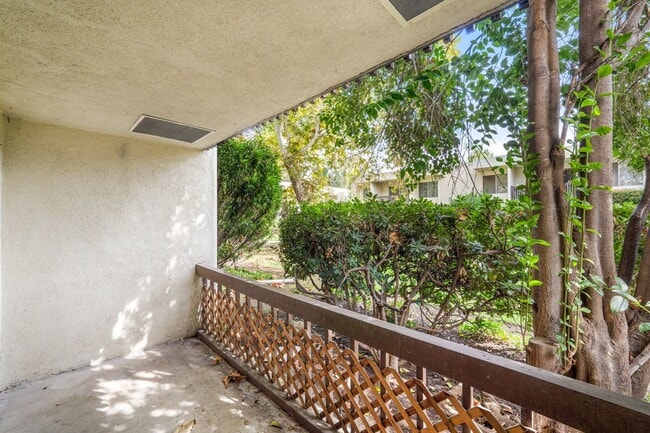 Building Photo - Upgraded Condo with Two Master Suites!!!