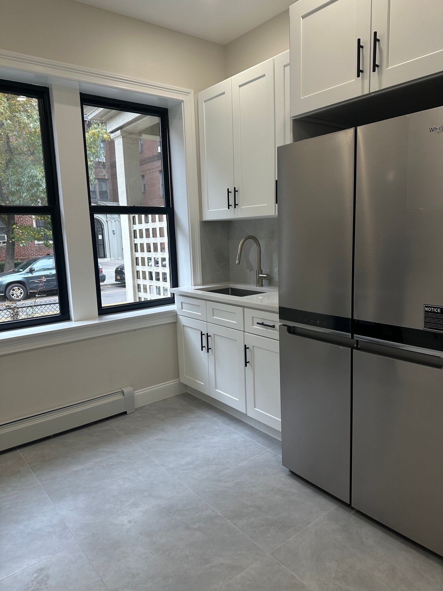 Building Photo - 4048 Hampton St