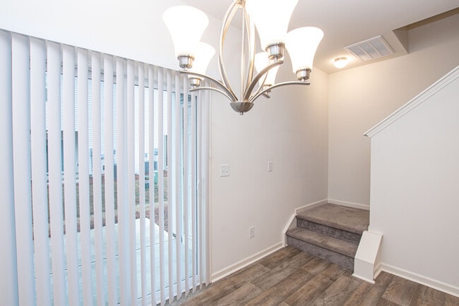 Building Photo - BEAUTIFUL 2 BD Townhome in MIDLAND AVAILABLE DECEMBER 2025