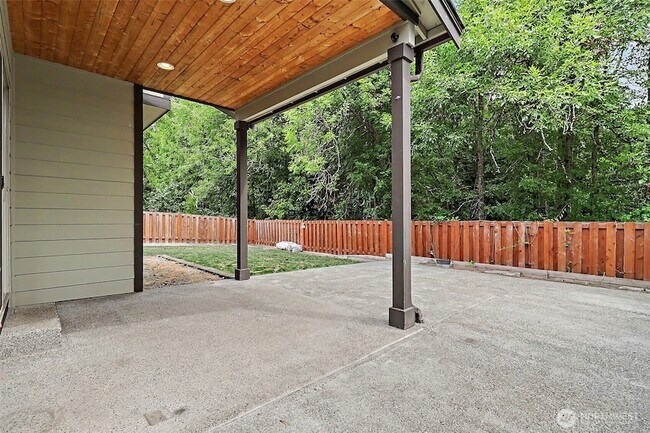 Building Photo - 348 Partlon St