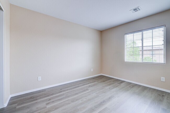 Building Photo - ***MOVE IN SPECIAL*** Spacious 3-Bed Home w/ Private Paver Patio in Gated Community w/ Pool & Park