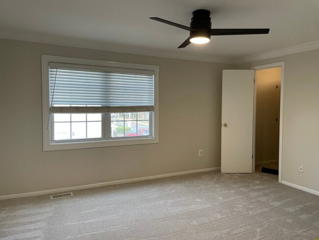 Building Photo - 1761 Aberdeen Cir