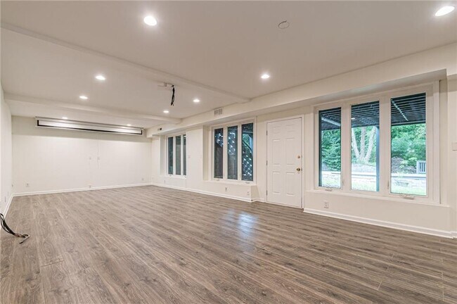 Building Photo - 4523 Runnemede Rd NW