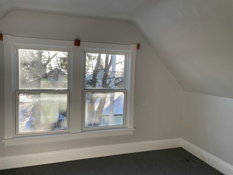 Back bedroom - 526 1/2 E 7th St