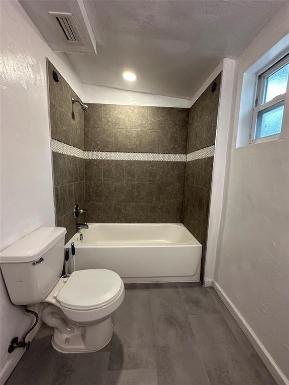 Building Photo - 655 NE Waldo Rd