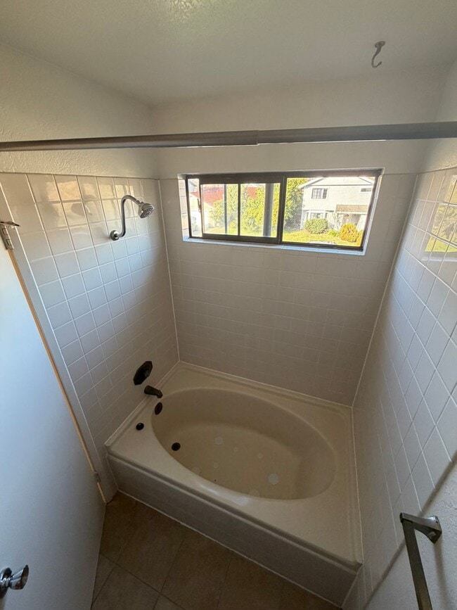 Building Photo - 3 Bed | 2.5 Bath | 2150SF | 2 Car Garage | Two Story | Tenant pays $190 for WS&G