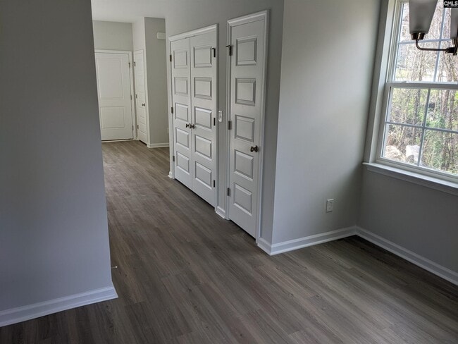 Building Photo - 200 Bluewing Dr