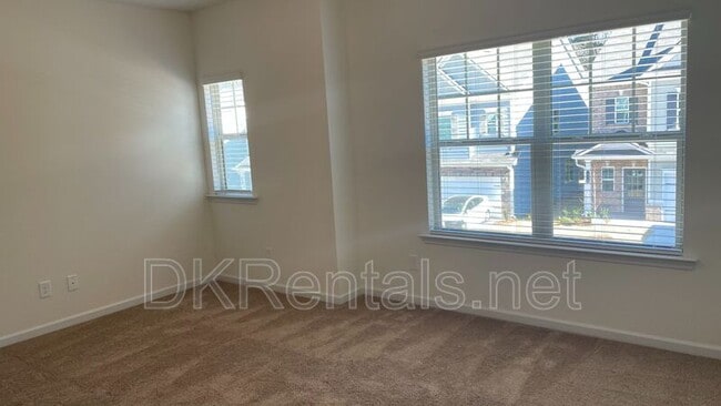 Building Photo - 135 Bryon Ln