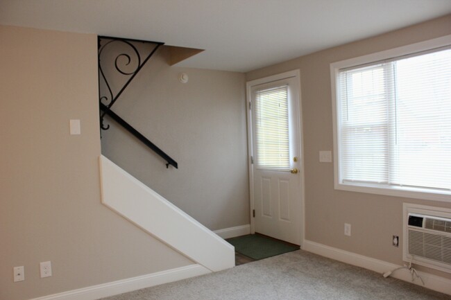 Living Room - 252 Montcalm St