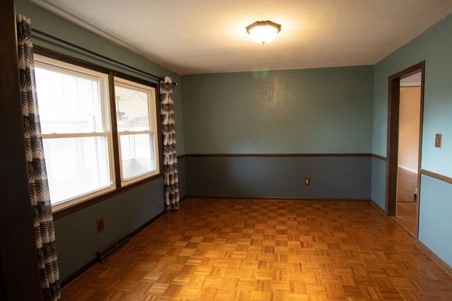 Building Photo - Cozy Spacious Home 4bd/3ba w garage