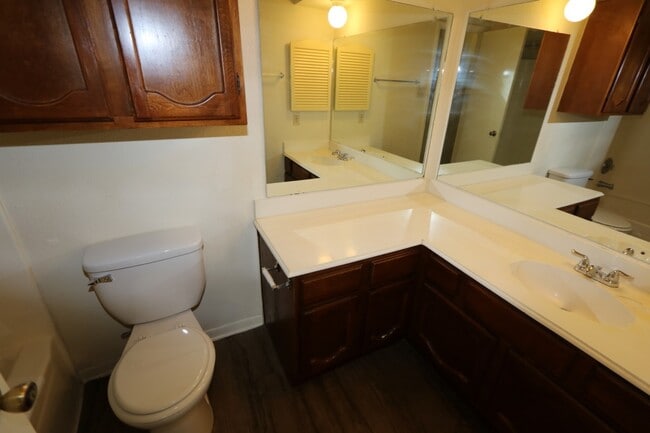 Building Photo - 22519 Deville Dr