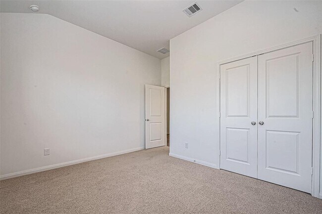 Building Photo - 3926 Sugardale St