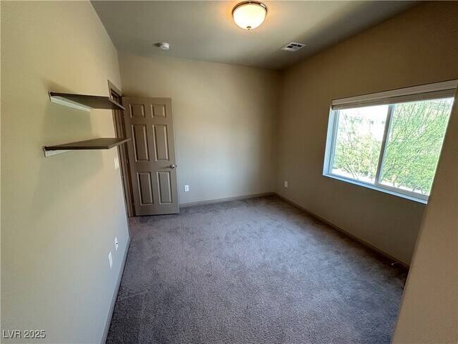 Building Photo - 9805 Fox Estate St