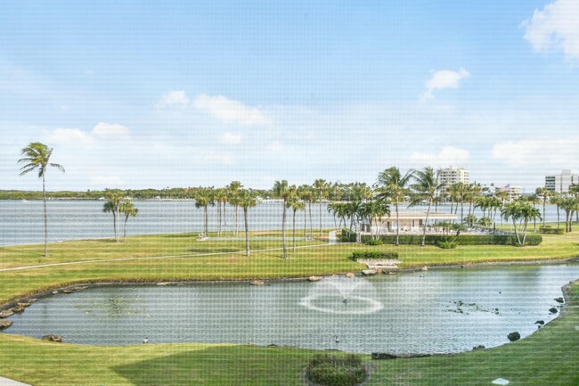 Building Photo - 300 Intracoastal Pl