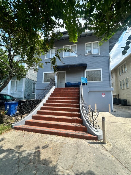 Primary Photo - 1009 Broadway St