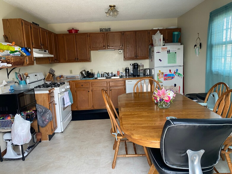 Building Photo - 1542 Lucy Dr