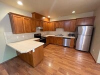 Building Photo - Fantastic Hillsboro Townhome with Attached...