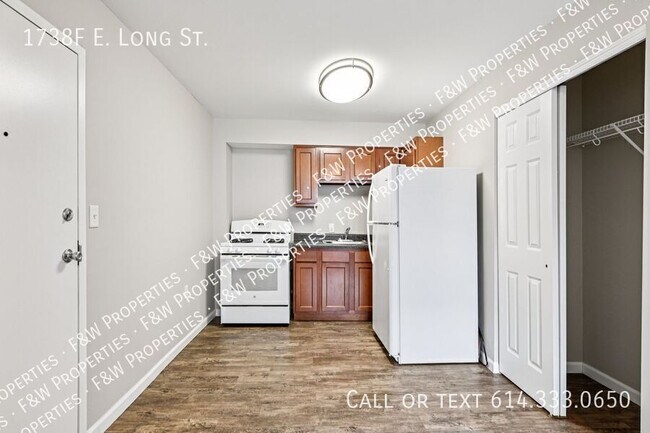 Building Photo - 1738F E Long St