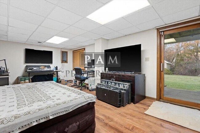 Building Photo - 3209 S Ridge Crest Ct