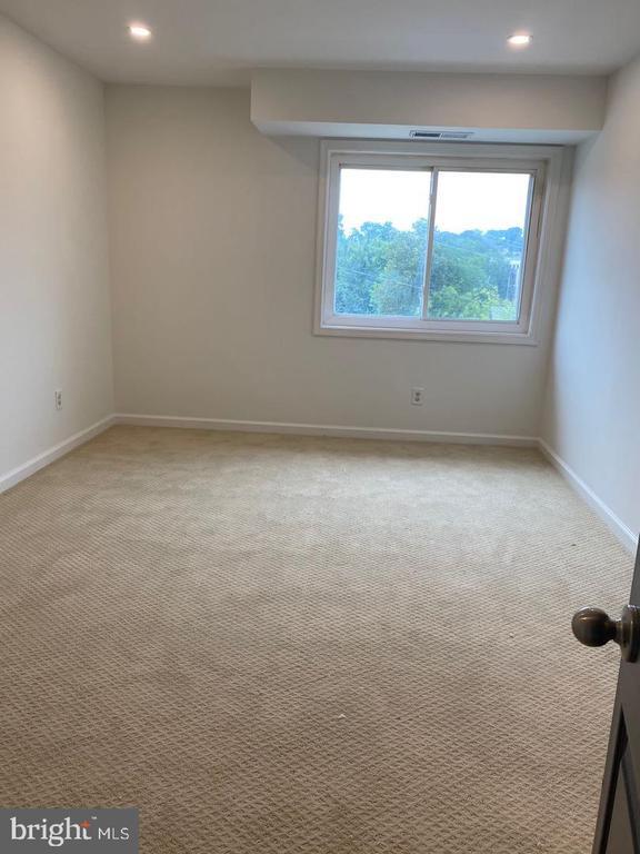 Building Photo - 3408 25th St S