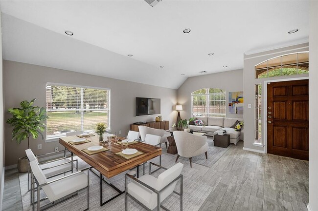 Building Photo - 9847 Willow Crossing Dr