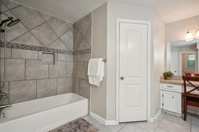 Building Photo - 1703 Westmere Ct
