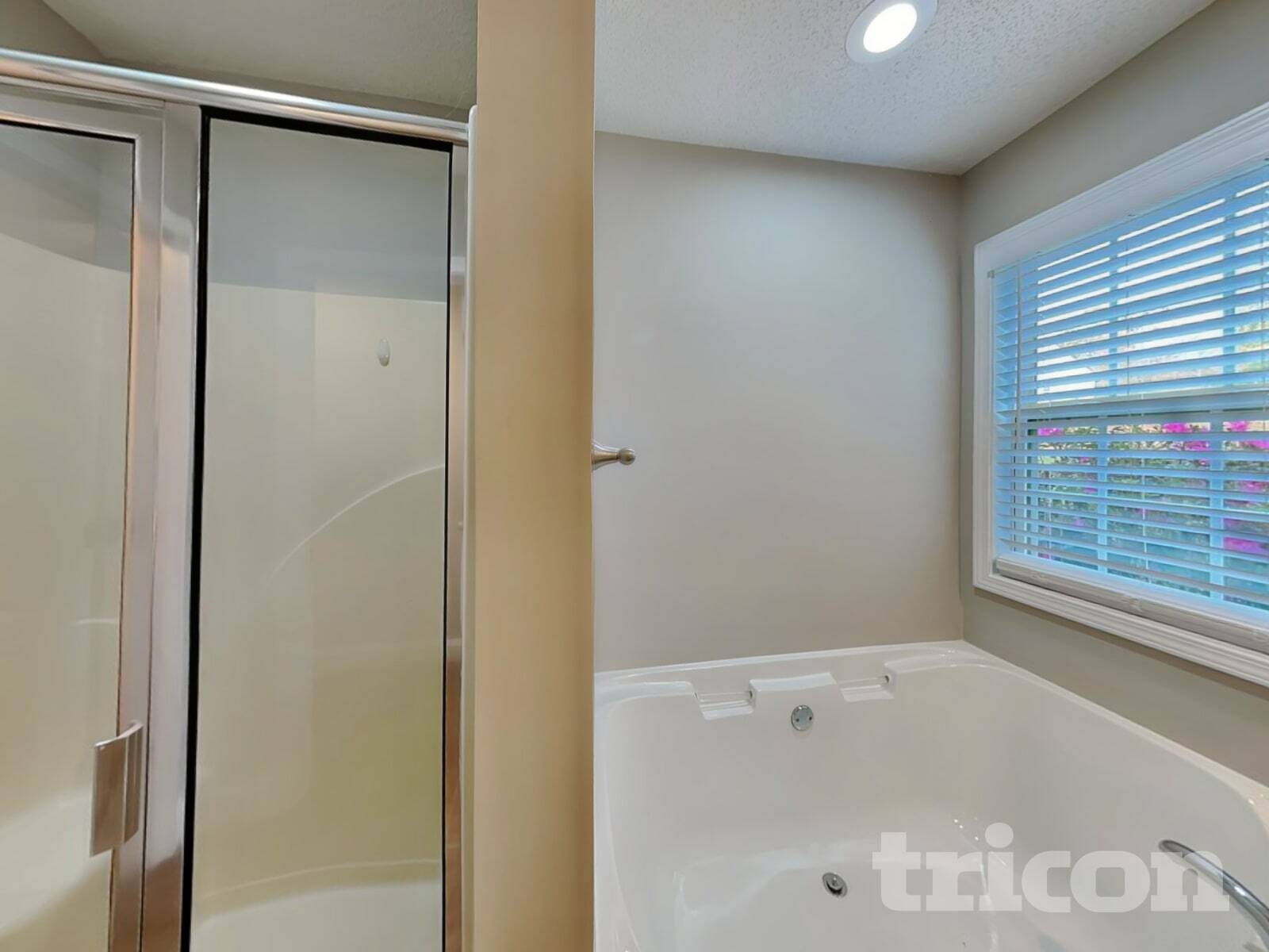 Building Photo - 621 Savannah Dr