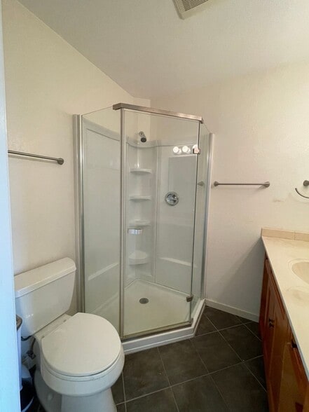 Building Photo - 1504 Pine St