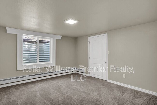 Building Photo - 730 North Meade Ave