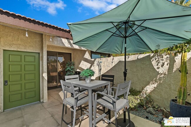 Building Photo - 1475 E Amado Rd