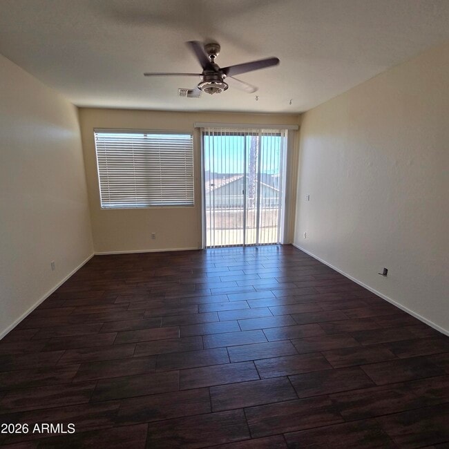 Building Photo - 2709 W Redwood Ln