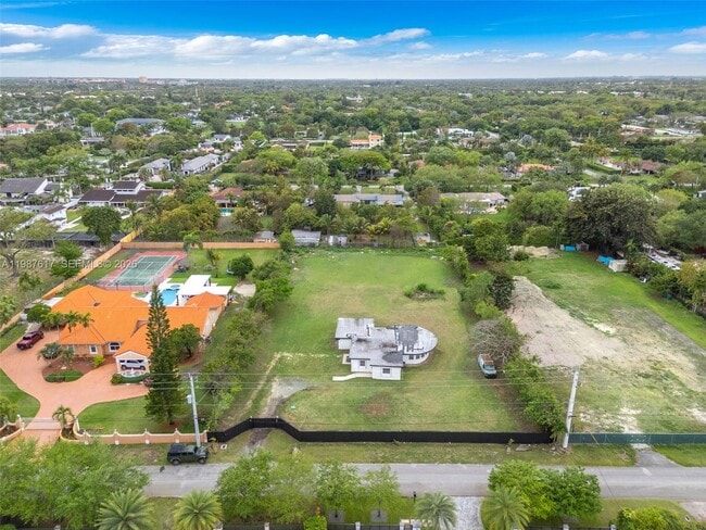 Building Photo - 9840 SW 60th St