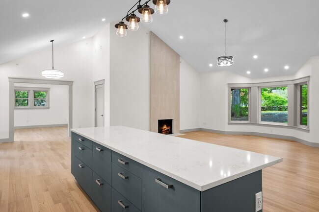 Building Photo - Modern Farmhouse 3 Bedroom 3.5 Barhroom