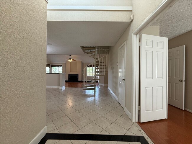 Building Photo - 2131 Greencove Ln