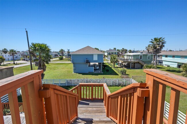 Building Photo - 4034 Reeves Dr