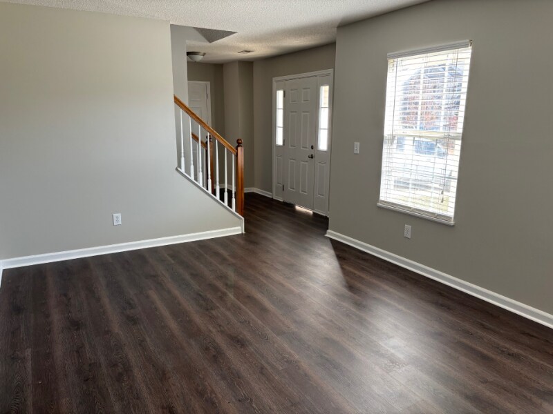 Building Photo - 169 Walkbridge Way