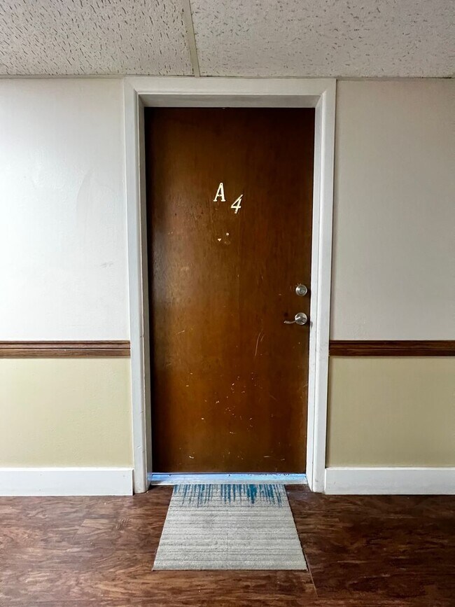 Building Photo - Robertson1001 (KC-JF-NB)