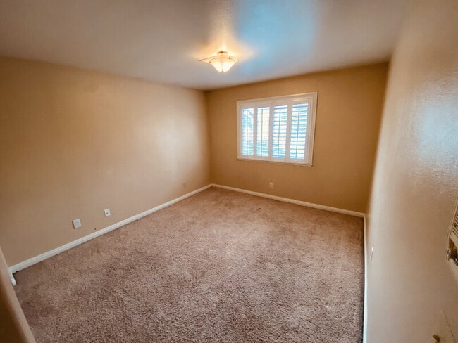 Building Photo - 8217 Ocean Terrace Way