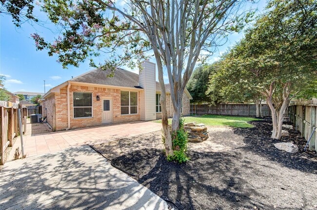 Building Photo - 1905 Grand Willow Ln