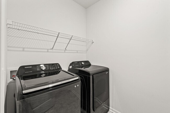 Building Photo - 5807 Clear Creek Ln